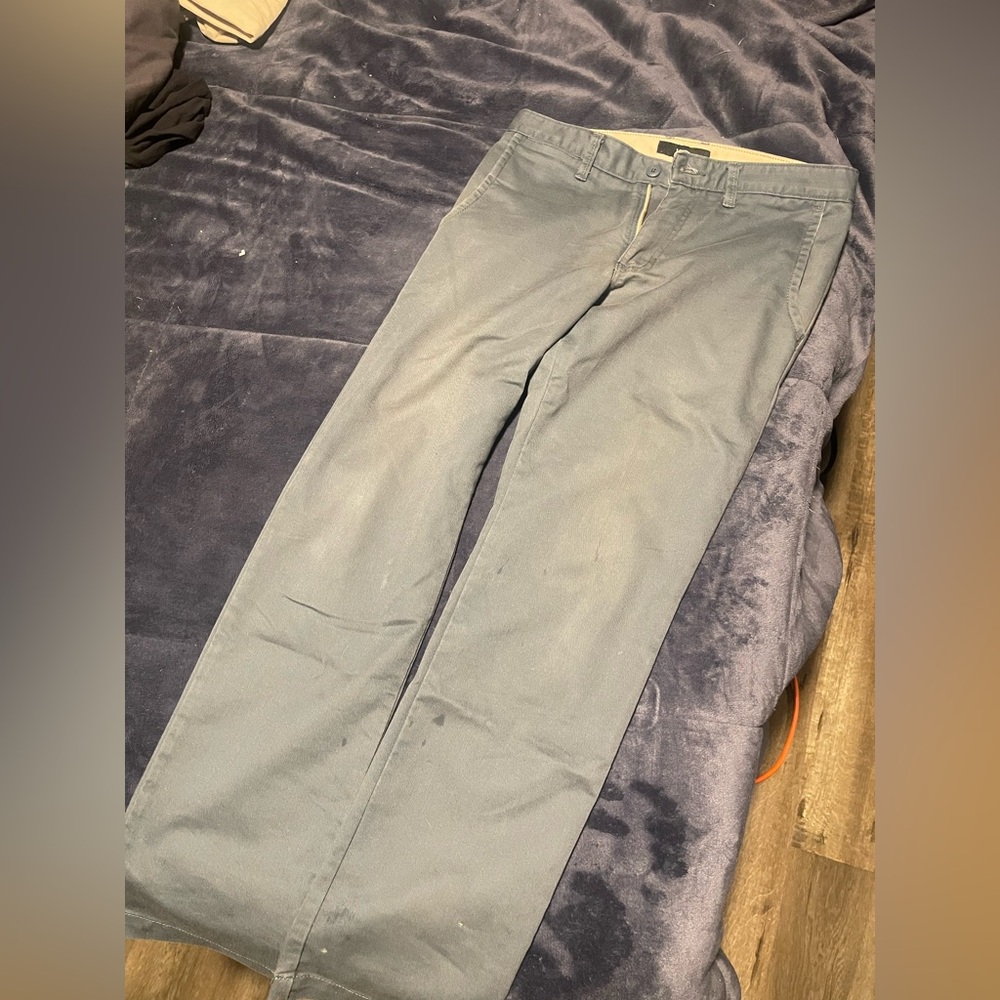 Vans Cream and Dark Blue Pants
Chino Slim pants